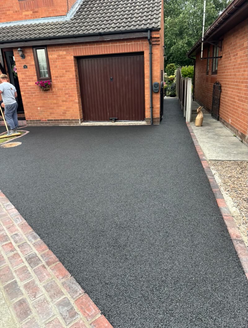 Jet Black Resin Driveways